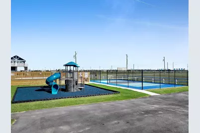 1028 Sunset Circle W, Crystal Beach, TX 77650 - Photo 4