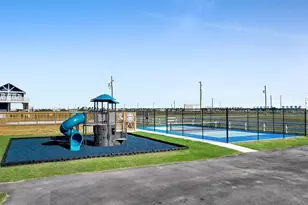 1028 Sunset Circle W, Crystal Beach, TX 77650 - Photo 4