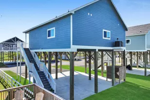 1028 Sunset Circle W, Crystal Beach, TX 77650 - Photo 12