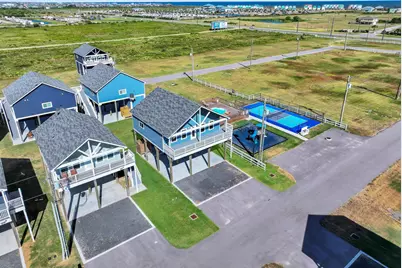1028 Sunset Circle W, Crystal Beach, TX 77650 - Photo 20