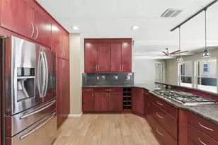 706 Golden Bear Ln, Houston, TX 77339 - Photo 8