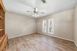706 Golden Bear Ln, Houston, TX 77339 - Photo 16