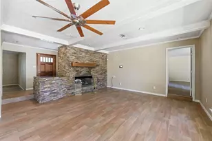 706 Golden Bear Ln, Houston, TX 77339 - Photo 10