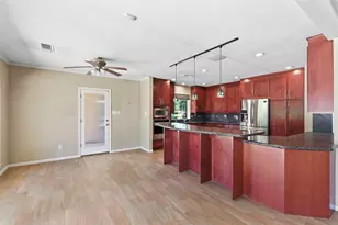 706 Golden Bear Ln, Houston, TX 77339 - Photo 6
