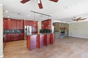 706 Golden Bear Ln, Houston, TX 77339 - Photo 4