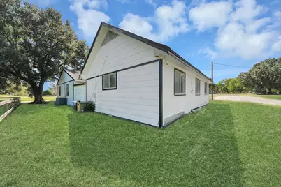 803 Live Oak Street, Sealy, TX 77474 - Photo 6