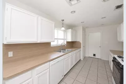 10918 Mulberry Court, La Porte, TX 77571 - Photo 6