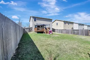 950 21st St, Hempstead, TX 77445 - Photo 32