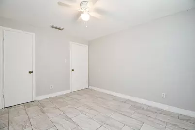 5811 Greencraig Drive, Houston, TX 77035 - Photo 16