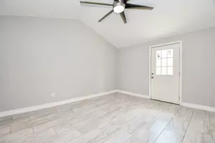 5811 Greencraig Dr, Houston, TX 77035 - Photo 8