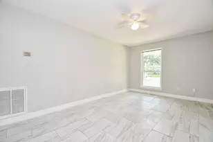 5811 Greencraig Dr, Houston, TX 77035 - Photo 26