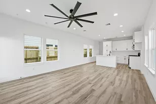 530 N 4th St, La Porte, TX 77571 - Photo 6