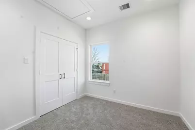 530 N 4th Street, La Porte, TX 77571 - Photo 14