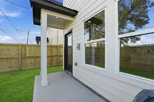 530 N 4th St, La Porte, TX 77571 - Photo 24