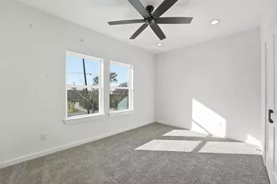 530 N 4th Street, La Porte, TX 77571 - Photo 12