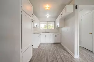 5646 Cedarburg Dr, Houston, TX 77048 - Photo 4