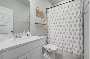 10842 Clfs Vw Dr, Iowa Colony, TX 77583 - Photo 34