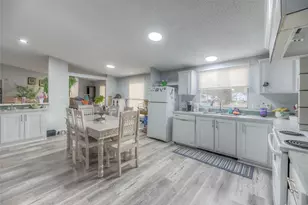 17709 Pine View Dr, Conroe, TX 77302 - Photo 14