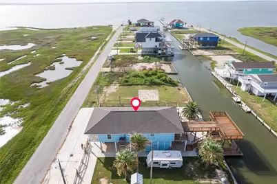 708 Dolphin Dr, Freeport, TX 77541 - Photo 2