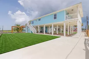 708 Dolphin Dr, Freeport, TX 77541 - Photo 4