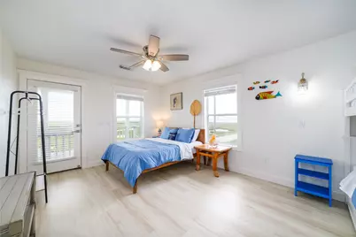 708 Dolphin Dr, Freeport, TX 77541 - Photo 10