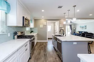 9410 Fairdale Ln, Houston, TX 77063 - Photo 10