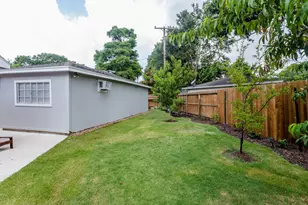 9410 Fairdale Ln, Houston, TX 77063 - Photo 38