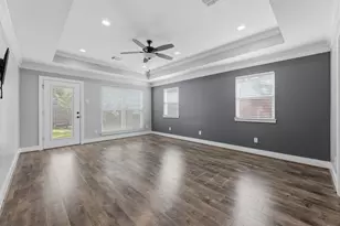 9410 Fairdale Ln, Houston, TX 77063 - Photo 16
