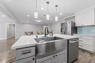 9410 Fairdale Ln, Houston, TX 77063 - Photo 12