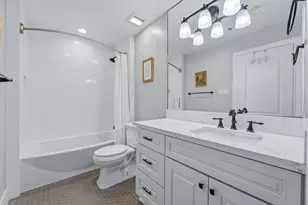 9410 Fairdale Ln, Houston, TX 77063 - Photo 20