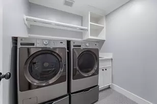 9410 Fairdale Ln, Houston, TX 77063 - Photo 22