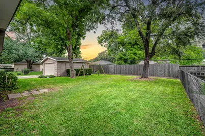 5130 Kingfisher Drive, Houston, TX 77035 - Photo 28