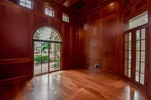 11910 Heritage Ln, Houston, TX 77024 - Photo 10