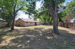 8618 Iron Liege Ct, Houston, TX 77088 - Photo 32
