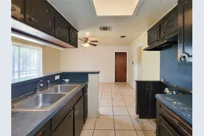 8618 Iron Liege Court, Houston, TX 77088 - Photo 16