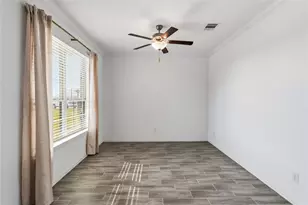 15003 Gulfstream Park Ave, Mont Belvieu, TX 77523 - Photo 6