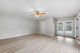 7215 Pleasant Bend Dr, Beaumont, TX 77708 - Photo 20