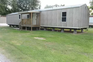 601 Clear Lake Rd, Highlands, TX 77562 - Photo 1