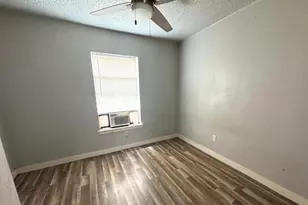 7018 1/2 Avenue F, Houston, TX 77011 - Photo 6
