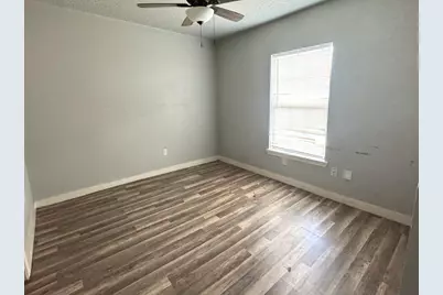 7018 1/2 Avenue F #3, Houston, TX 77011 - Photo 4