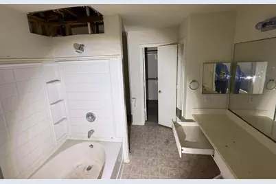 9518 Belleclaire Lane, Houston, TX 77044 - Photo 8