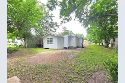 3222 Nolan Avenue, Bay City, TX 77414 - Photo 14