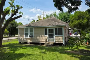 8133 Brandon St, Houston, TX 77051 - Photo 2