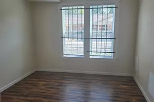 8133 Brandon St, Houston, TX 77051 - Photo 14