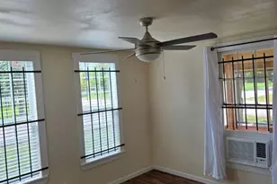 8133 Brandon St, Houston, TX 77051 - Photo 8