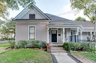 301 E 15th St, Houston, TX 77008 - Photo 1