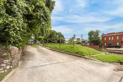 305 W Alamo Street, Brenham, TX 77833 - Photo 22