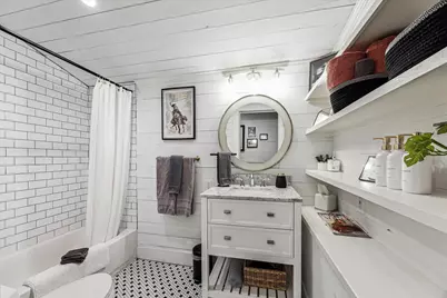 305 W Alamo Street, Brenham, TX 77833 - Photo 18