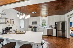 305 W Alamo St, Brenham, TX 77833 - Photo 8