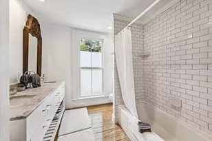 305 W Alamo St, Brenham, TX 77833 - Photo 16